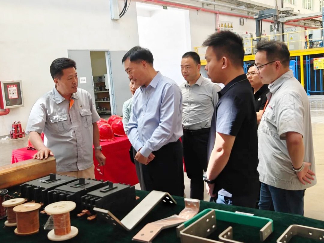 安徽國(guó)科新能和淮南市煤化工園區(qū)領(lǐng)導(dǎo)一行赴孚信達(dá)調(diào)研